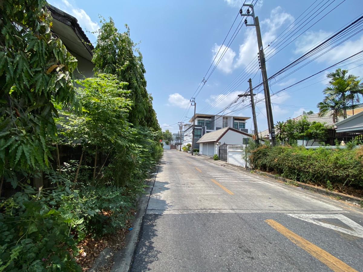 รูป ขายบ้านเดี่ยว 2 ชั้น อมรพันธ์ 9 เสนานิคม 1 ที่ดินใหญ่ 85 ตร.ว. รีโนเวทใหม่ ไม่มีค่าส่วนกลาง ใกล้ BTS เสนานิคม และ ม.เกษตรศาสตร์ - รูปที่ 39/40