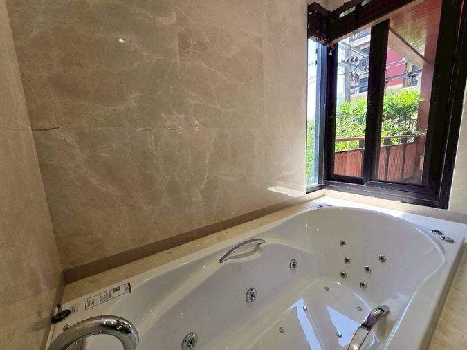 picture Supreme Residence    Over 400 sq.m. of usable space.  3 bedrooms, 3 bathrooms. - 32/45