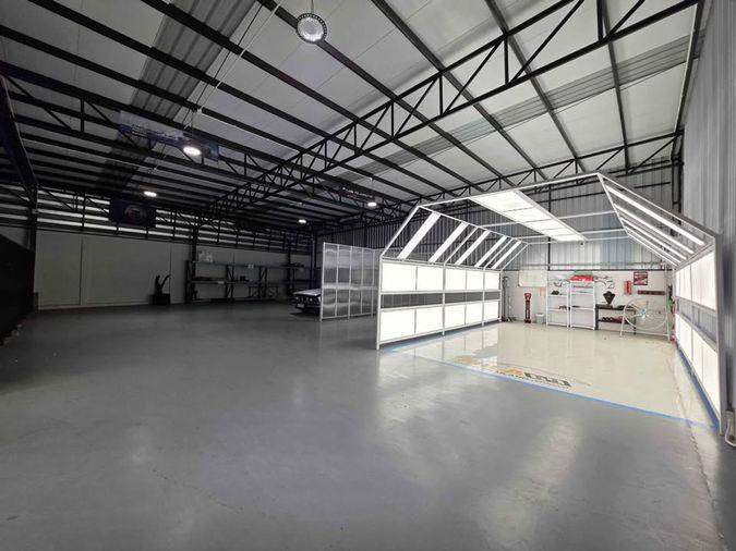picture Showroom for Rent, Rama 9 Soi 66  500 sq.m. usable area - 14/20