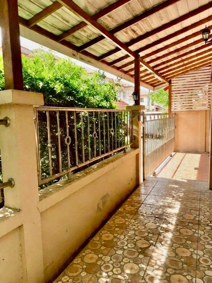 รูป ขายบ้านเดี่ยว 2 ชั้น หมู่บ้านสุริยาเพอร์เฟค บางนา–ตราด บ้านเดี่ยวราคาคุ้ม พื้นที่กว้าง ใกล้เมกาบางนา เซ็นทรัลบางนา และรถไฟฟ้าสายสีเหลือง - รูปที่ 3/9