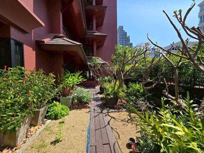 picture Supreme Residence    Over 400 sq.m. of usable space.  3 bedrooms, 3 bathrooms. - 38/45
