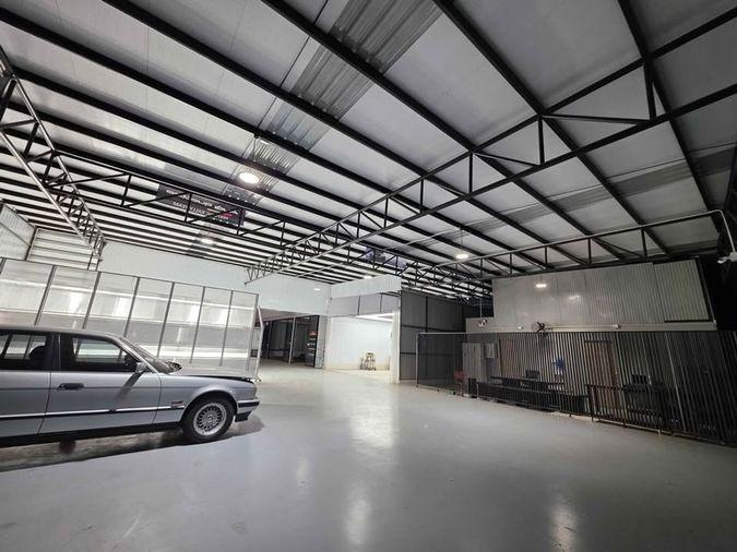 picture Showroom for Rent, Rama 9 Soi 66  500 sq.m. usable area - 8/20