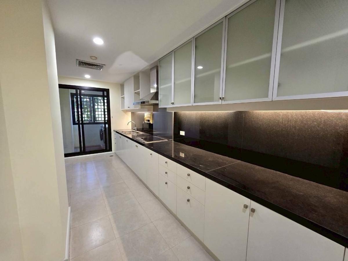 picture Supreme Residence    Over 400 sq.m. of usable space.  3 bedrooms, 3 bathrooms. - 26/45