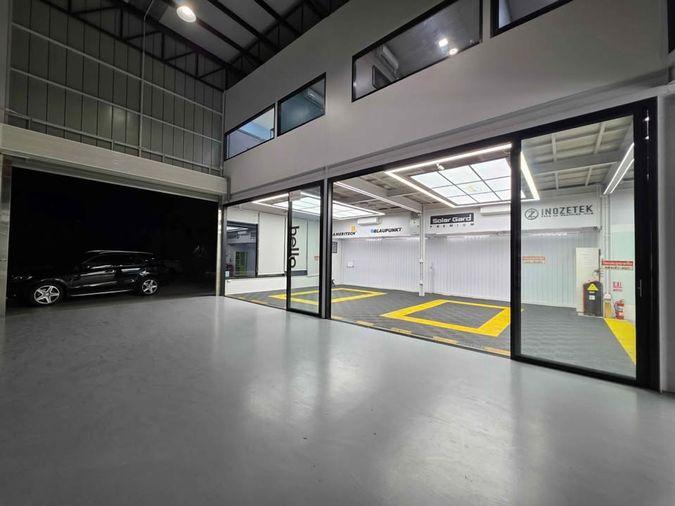 picture Showroom for Rent, Rama 9 Soi 66  500 sq.m. usable area - 4/20