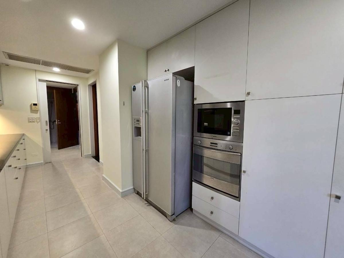 picture Supreme Residence    Over 400 sq.m. of usable space.  3 bedrooms, 3 bathrooms. - 28/45