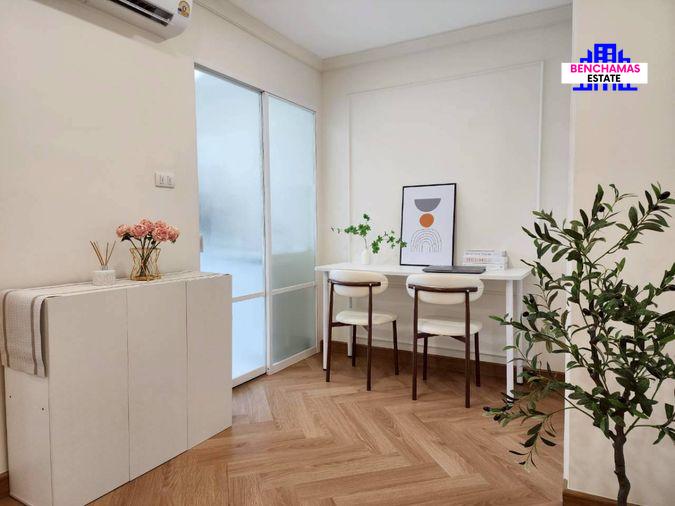รูป ขายคอนโดรีโนเวทใหม่สวยกริบ วิวโล่ง ราคาถูกที่สุดในโครงการ Lumpini Place Rama 9 ทำเลทองใจกลาง CBD ใกล้ MRT พระราม 9 - รูปที่ 4/11