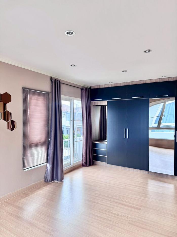 picture Immaculate condition single house in Supalai Primo project, Bang Saen. Great location. - 11/12