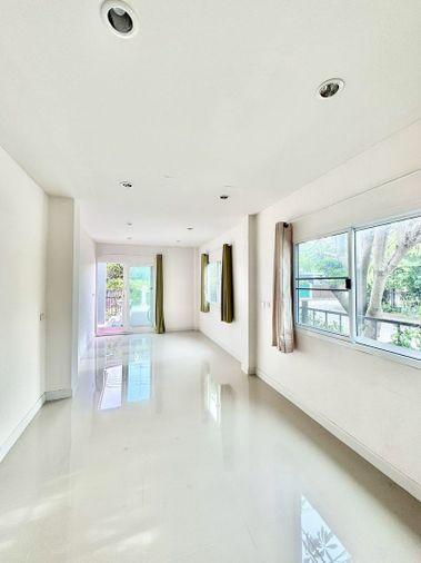 picture Immaculate condition single house in Supalai Primo project, Bang Saen. Great location. - 3/12