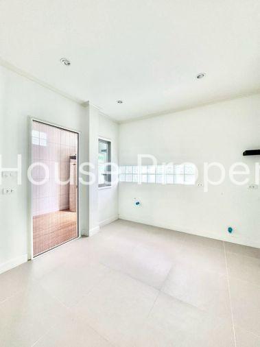 picture Immaculate condition single house in Supalai Primo project, Bang Saen. Great location. - 4/12