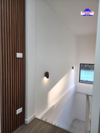 รูป ขายทาวน์โฮมรีโนเวทใหม่ทั้งหลัง Preecha 8 (หมู่บ้านปรีชา 8) ทำเลใจกลางเมือง เชื่อมต่อพระราม 9 - รามคำแหง พื้นที่กว้างขวาง อยู่สบายกว่าคอนโด - รูปที่ 12/15