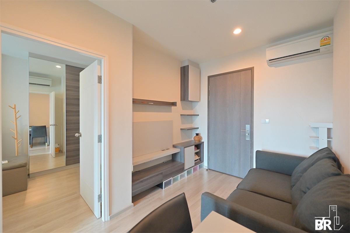 picture For sell! Centric Ratchada-Huaikhwang. Used like new by owner, never do rxnting. Appointment for visiting. - 2/8