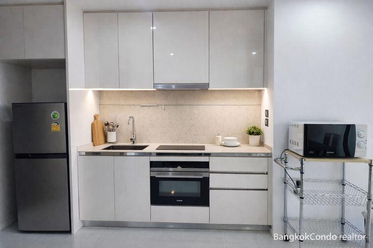 picture 🚆 Prime Condo Location For Rent 📌 The Bangkok Sathorn  (Line: @rent2022) | Near BTS Surasak  ✨ Ready to move in! ✨ 📌 Ref Code: A10209 - 12/16
