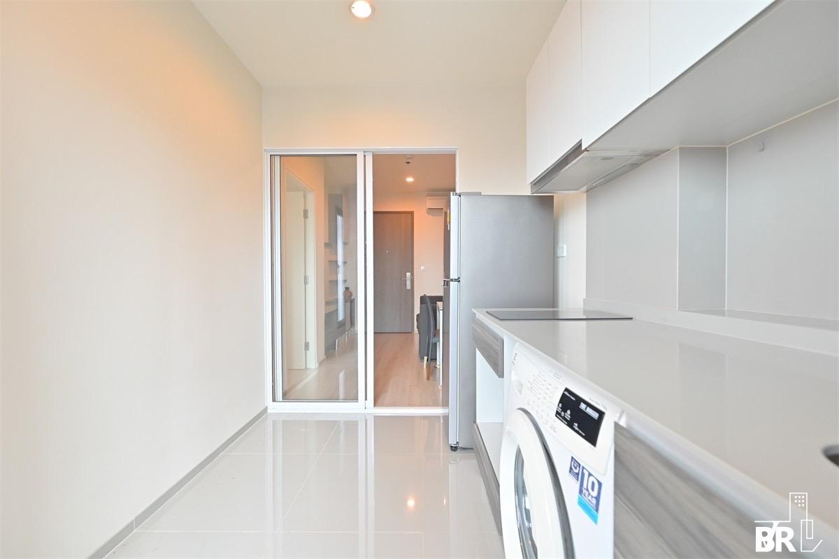 picture For sell! Centric Ratchada-Huaikhwang. Used like new by owner, never do rxnting. Appointment for visiting. - 6/8