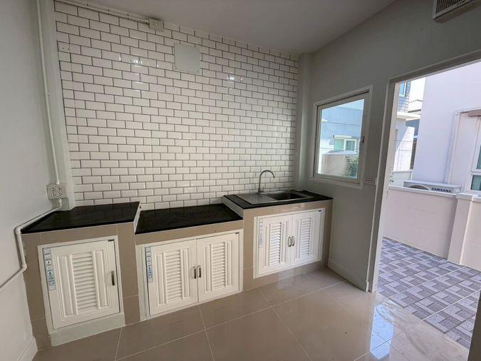 picture 🏡 Centro by AP | Pracha Uthit 90 🛣️ Easy access to Pracha Uthit Rd & Suksawat Rd - 16/23
