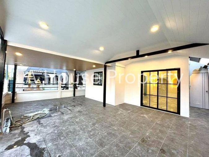 รูป ขายบ้านเดี่ยวศรีราชา รีโนเวทใหม่ หมู่บ้านสหภาพ 2 ใกล้แหล่งชุมชน - รูปที่ 2/13