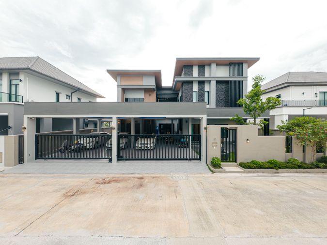รูป 🔥 ขายขาดทุน ถูกที่สุดในโครงการ 🔥  ดิ เอลิแกนซ์ เพชรเกษม 81 (The Elegance Phetkasem 81) บ้านหรูหลังใหญ่ พร้อมเข้าอยู่ทันที - รูปที่ 1/20