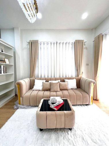picture Beautiful, move in Ready house, Classic Home 2 Sriracha. Great value and very livable. - 4/14