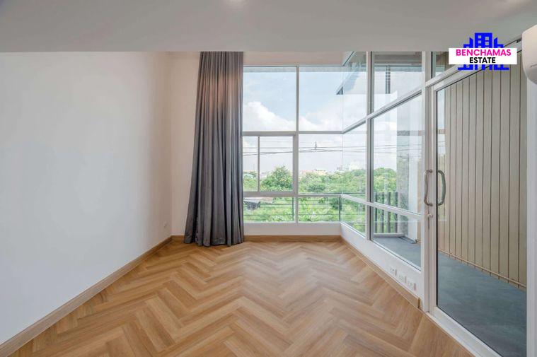 รูป 🏠 ทาวน์โฮม 3 ชั้น รีโนเวทใหม่ ใกล้ MRT โชคชัย 4 🌟 ลาดพร้าว–นาคนิวาส (Ladprao–Nakniwas) - รูปที่ 3/5