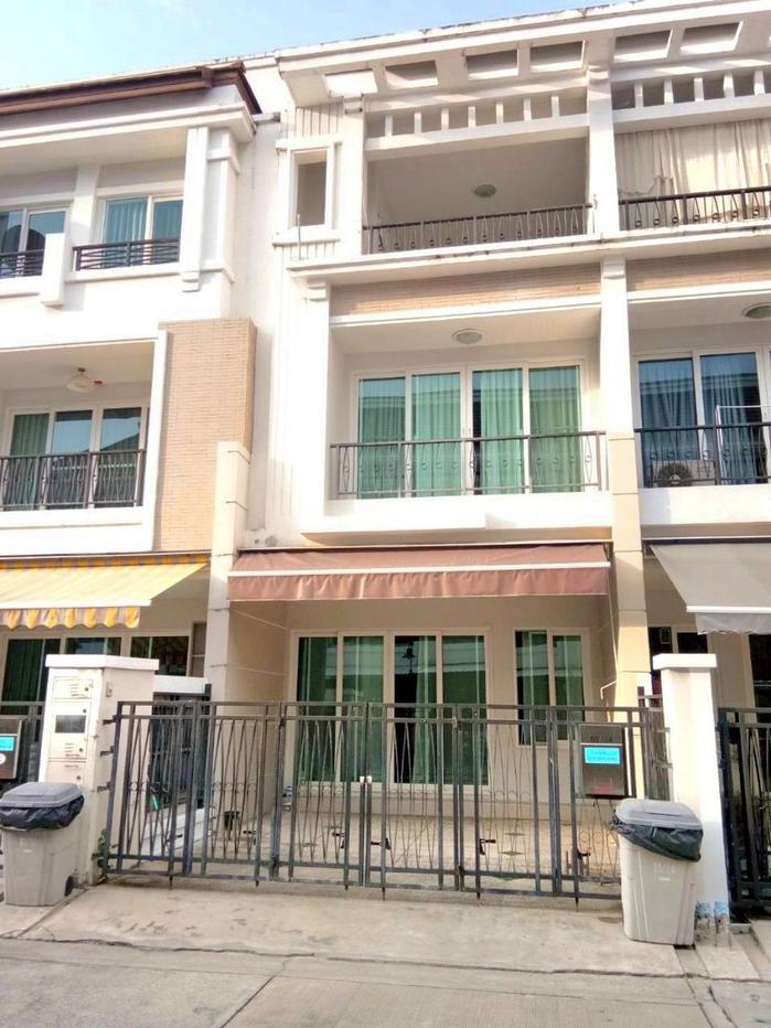 รูป ทาวน์เฮ้าส์ให้เช่า ✨ Baan Klang Krung Sathon - Charoenrat ✨ 3 ห้องนอน 3 ห้องน้ำ เฟอร์นิเจอร์ และ เครื่องใช้ไฟฟ้าครบ  - รูปที่ 2/11