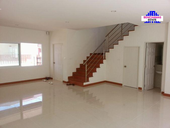 รูป 🔥 ขายบ้านแฝดสไตล์บ้านเดี่ยว หมู่บ้านสารินธารา Sarin Tara ทำเลดี ฮวงจุ้ยเด่น ✨ อยู่แล้วรวย เฮงๆ ปังๆ 🌳 ติดถนนสายหลัก เดินทางสะดวก - รูปที่ 5/22
