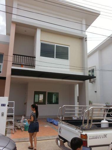 รูป 🔥 ขายบ้านแฝดสไตล์บ้านเดี่ยว หมู่บ้านสารินธารา  Sarin Tara  ทำเลดี ฮวงจุ้ยเด่น ✨ อยู่แล้วรวย เฮงๆ ปังๆ 🌳 ติดถนนสายหลัก เดินทางสะดวก - รูปที่ 2/22