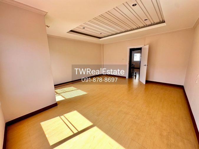 picture For Sale: 2-Storey Townhouse at Ratchathani 10, Kubon 27 Best Price in the Project | Solid Structure | Ideal for Renovation - 10/16