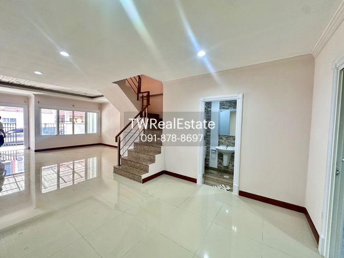 picture For Sale: 2-Storey Townhouse at Ratchathani 10, Kubon 27 Best Price in the Project | Solid Structure | Ideal for Renovation - 3/16