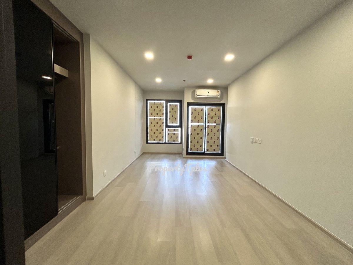 picture Special-priced unit at Life Phahon–Ladprao. Nice designed studio with smart, functional layout. - 7/11