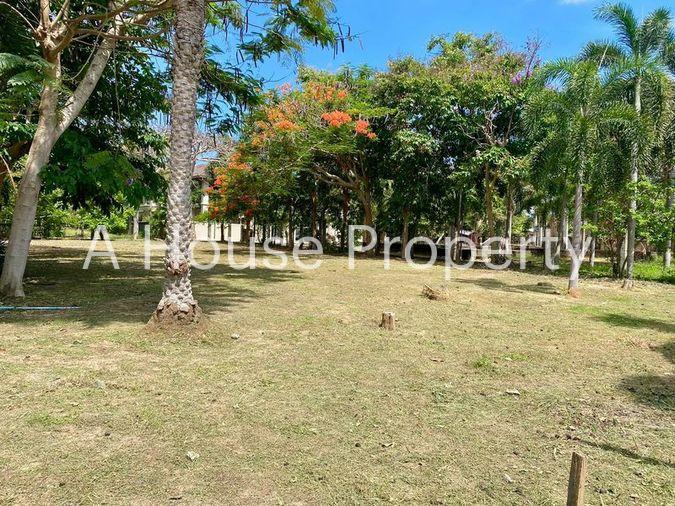 picture Beautiful land plot, road frontage, near Mab Prachan Reservoir, great view, prime location. - 1/4