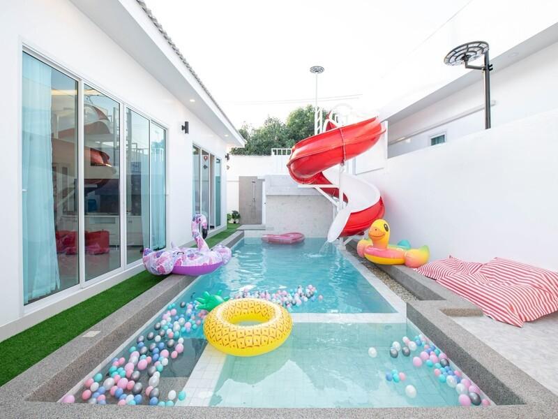 picture Pool Villa for Sale Huay Yai Pattaya Business Ready - 1/13