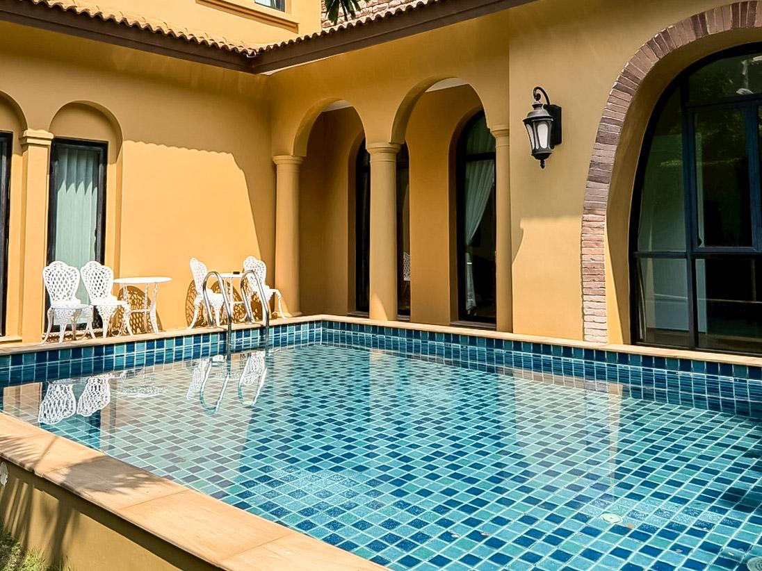 picture Na Jomtien Luxury Pool Villa for Sale Tuscan Style Home - 2/21