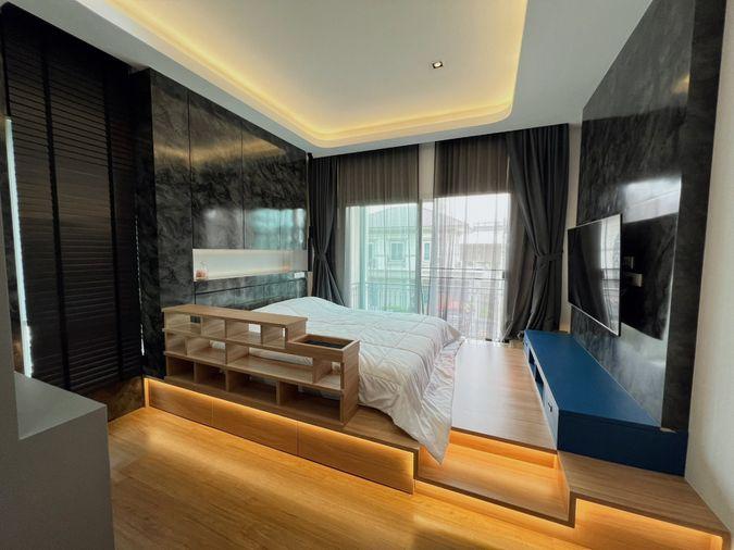 รูป ที่สุดของทำเล! 🏡 บ้านเดี่ยว Grandio วิภาวดี-รังสิต บิ้วอินหรูทั้งหลัง ทิศใต้ฮวงจุ้ยดี ใกล้ทางด่วนเพียง 2 นาที ✨ - รูปที่ 5/20