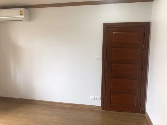 รูป ขาย  คอนโดห้องใหญ่  Renovate ใหม่  พร้อมเข้าอยู่ 🔥 Klangkrung Resort Ratchada 7 กลางกรุง รีสอร์ท รัชดาภิเษก ซอย 7 📍ใกล้ MRT ห้วยขวาง  - รูปที่ 5/11