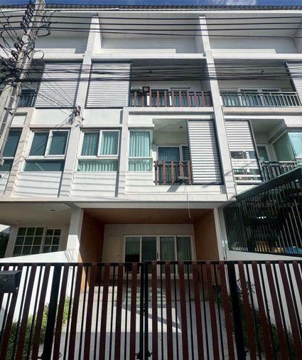 รูป 🔥 ขายทาวน์โฮม 3 ชั้น C-Biz Home Terdrachan–Donmueang ซีบิส โฮม เทิดราชัน–ดอนเมือง 📍  ใกล้สนามบินและรถไฟฟ้า พร้อมเฟอร์นิเจอร์ - รูปที่ 1/9