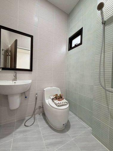 รูป บ้านเดี่ยวมือ 1 สร้างใหม่ ใกล้โลตัสใหญ่ศรีราชา ชลบุรี เดินทางสะดวก - รูปที่ 11/15