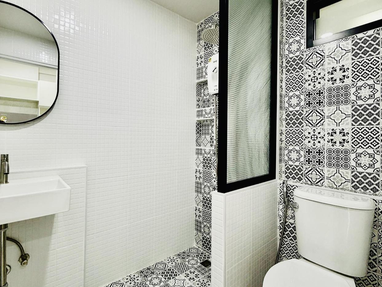 picture Modern Classic Townhome for Sale Ready to Move In - 16/18