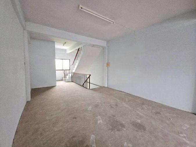 picture Three-story commercial building for sale near Assumption School Sriracha, Chonburi. - 7/14