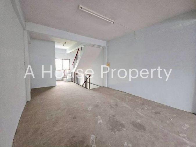 picture Three-story commercial building for sale near Assumption School Sriracha, Chonburi. - 7/14