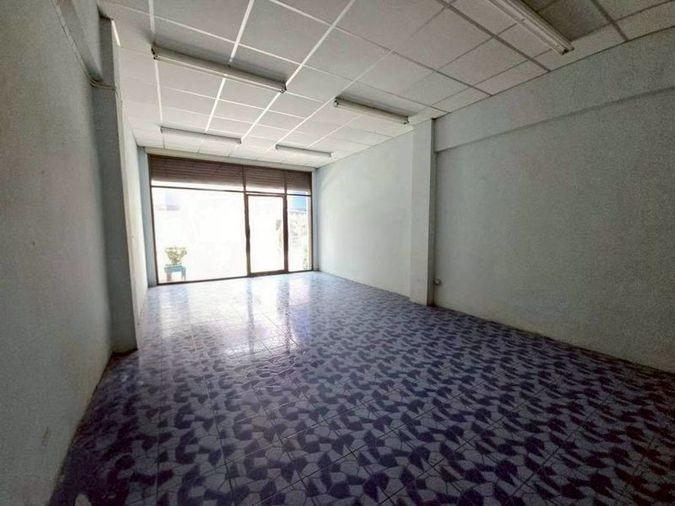 picture Three-story commercial building for sale near Assumption School Sriracha, Chonburi. - 5/14