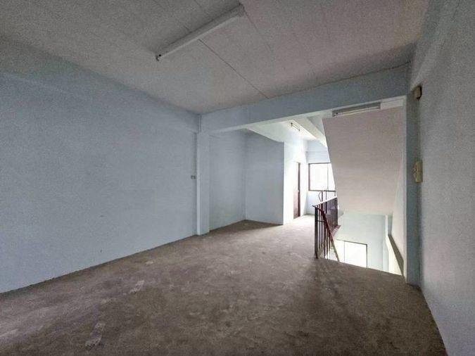 picture Three-story commercial building for sale near Assumption School Sriracha, Chonburi. - 9/14