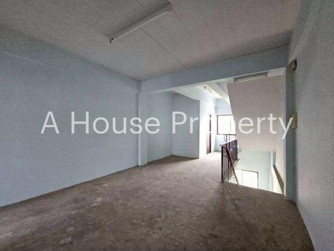 picture Three-story commercial building for sale near Assumption School Sriracha, Chonburi. - 9/14