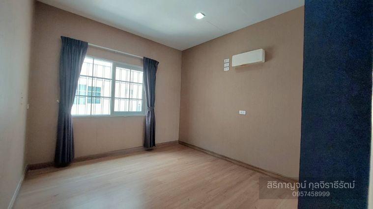รูป ขายทาวน์โฮม 3 ชั้น โกลเด้นทาวน์ ซ.นวมินทร์ 42 แยก 27 บึงกุ่ม 5 ห้องนอน 4 ห้องน้ำ ต่อเติมครบ คุ้มค่าทุกตารางนิ้ว - รูปที่ 18/28