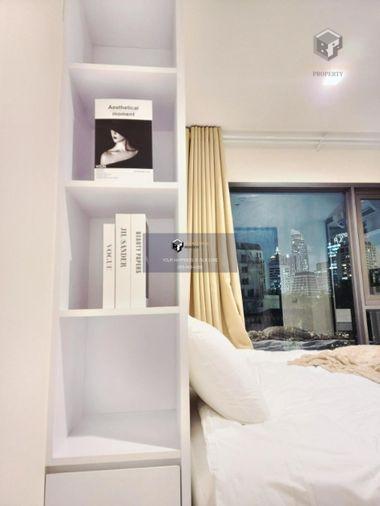 picture Life One Wireless | View from the bed overlooking Aman Nailert and Central Embassy #2026032514253#FC - 9/9