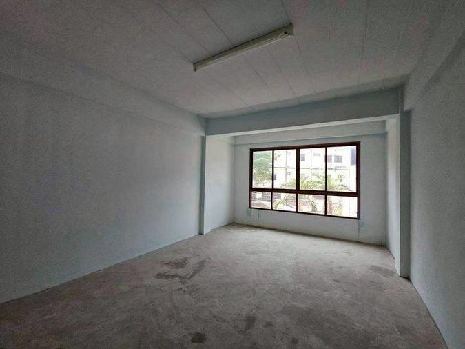 picture Three-story commercial building for sale near Assumption School Sriracha, Chonburi. - 11/14