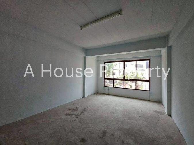 picture Three-story commercial building for sale near Assumption School Sriracha, Chonburi. - 11/14