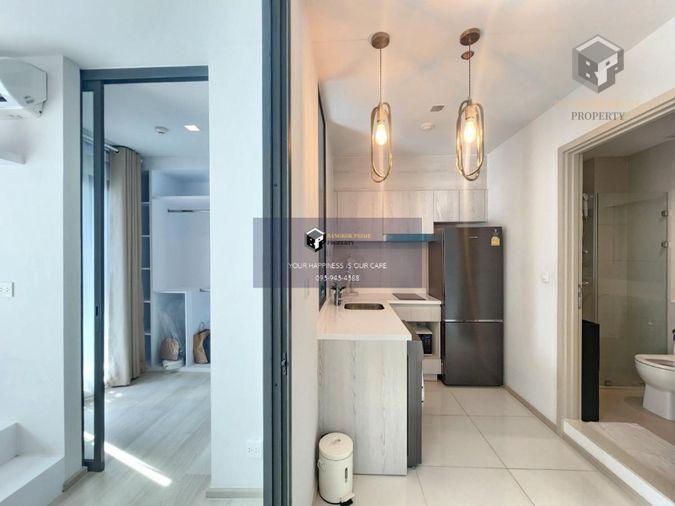 picture Life One Wireless | View from the bed overlooking Aman Nailert and Central Embassy #2026032514253#FC - 3/9