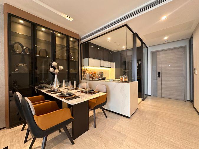 picture 🔥Hot Deal🔥 Exclusive Unit from Developer 𝐓𝐡𝐞 𝐑𝐨𝐨𝐦 Sukhumvit 38 2 bedroom in the middle of Sukhumvit - 1/15