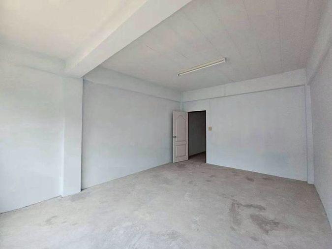 picture Three-story commercial building for sale near Assumption School Sriracha, Chonburi. - 10/14