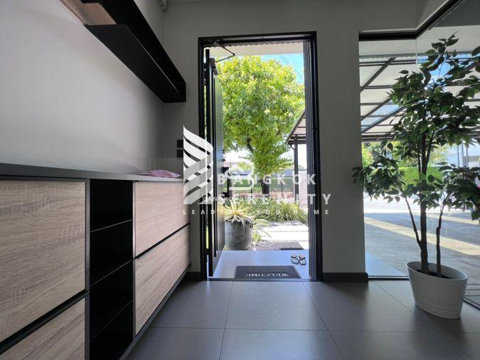 picture Pet friendly townhouse for rent at Vive Bangna - 4/38