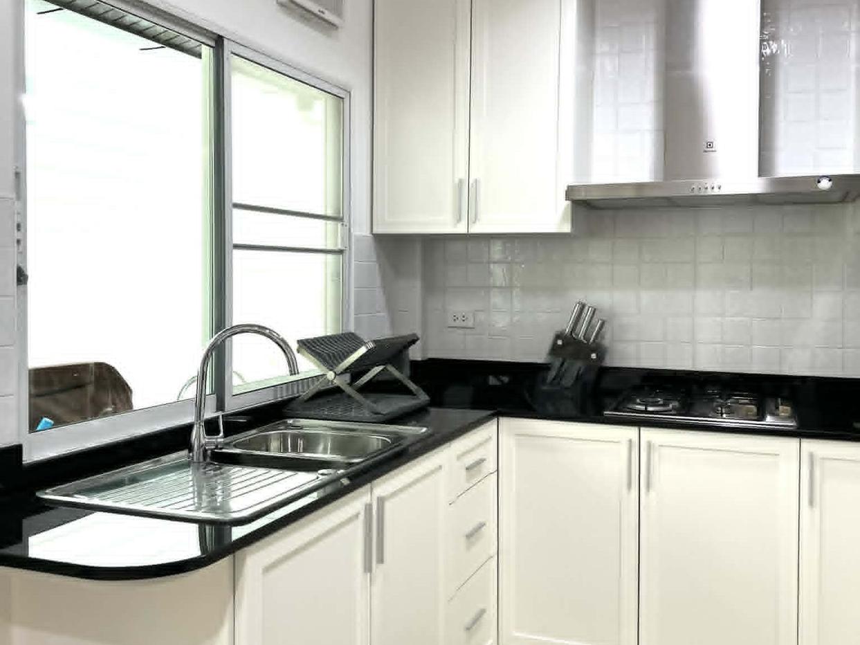 picture Modern Villa for Sale Pattaya Quiet Residential Area Pet Friendly - 8/14